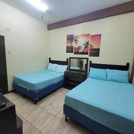 B Aparts Hotel Coxen Hole Εξωτερικό φωτογραφία