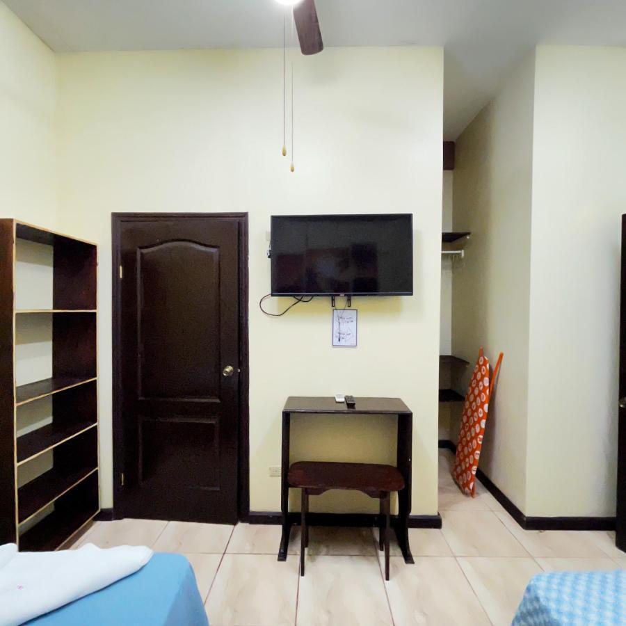 B Aparts Hotel Coxen Hole Εξωτερικό φωτογραφία