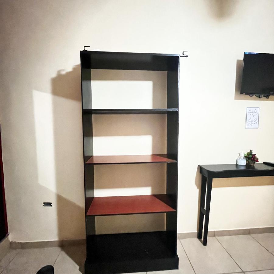B Aparts Hotel Coxen Hole Εξωτερικό φωτογραφία