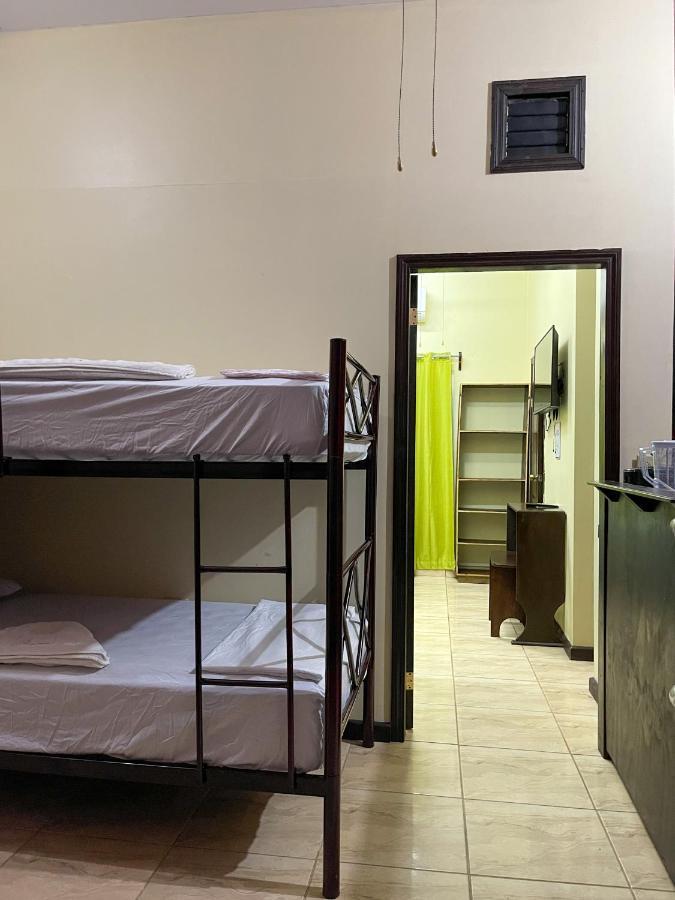 B Aparts Hotel Coxen Hole Εξωτερικό φωτογραφία