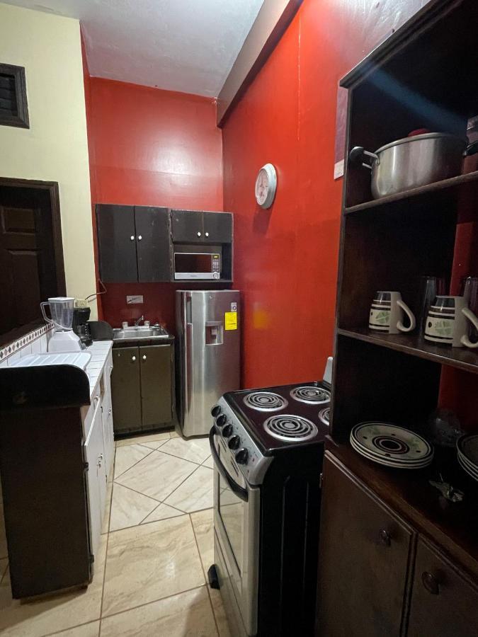 B Aparts Hotel Coxen Hole Εξωτερικό φωτογραφία