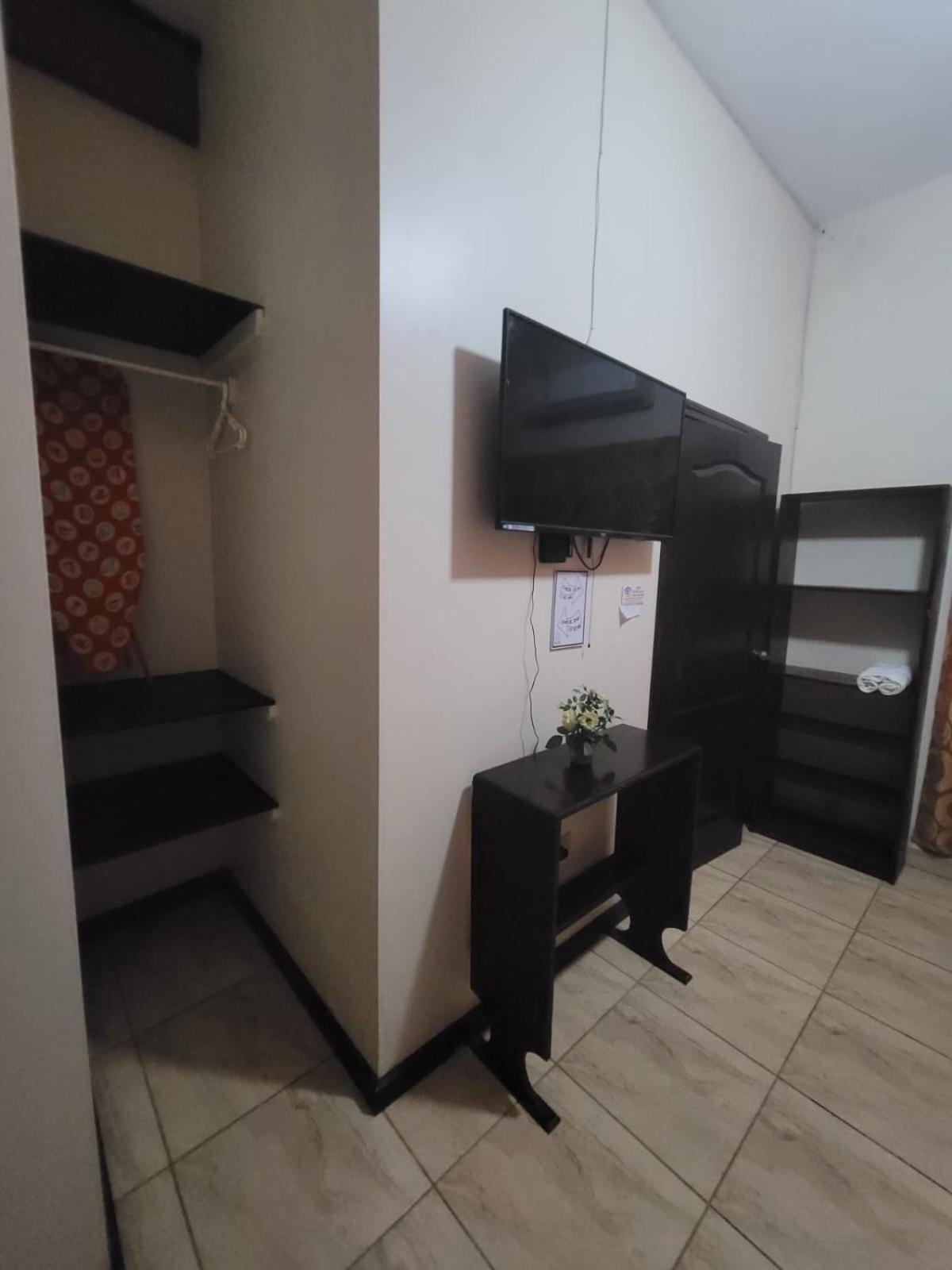 B Aparts Hotel Coxen Hole Εξωτερικό φωτογραφία